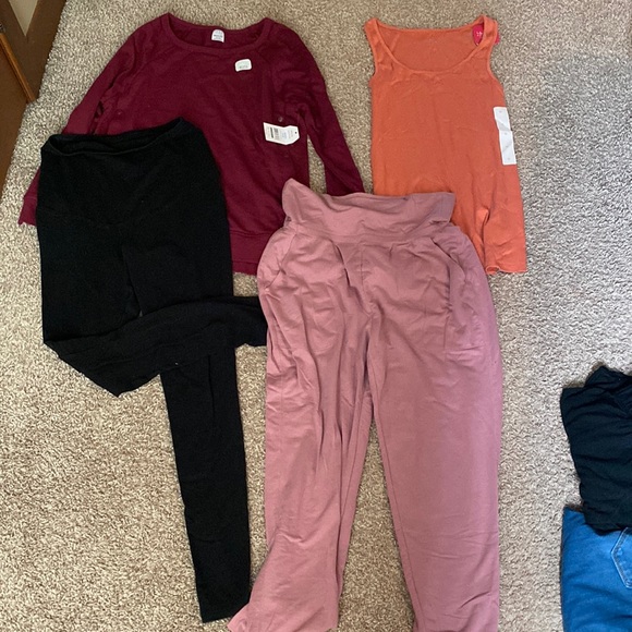 Size small maternity tops and bottoms - Picture 1 of 1